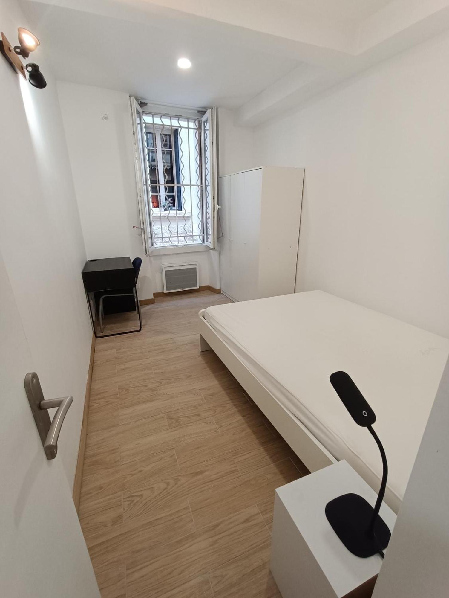 T3 Renove Avec Cour, Intra Muros Avignon Eksteriør billede